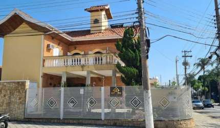 Casa para Venda em Taubaté, Jardim Maria Augusta, 3 dormitórios, 2 suítes, 3 banheiros, 4 vagas