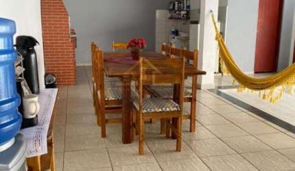 Casa para Venda em Taubaté, Jardim Jaraguá, 3 dormitórios, 1 suíte, 1 banheiro, 3 vagas