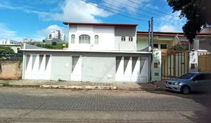 Oportunidade Imperdível: Linda Casa à Venda no G. Duque – com Área Gourmet, Piscina e 4 Vagas de Garagem! Não Perca!