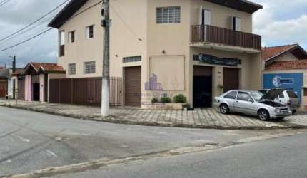 Sobrado com Ponto Comercial de esquina no Bonfim.