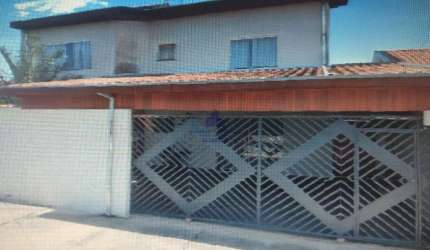 Imperdível! Casa à venda em Taubaté-SP, bairro Esplanada Santa Helena. 3 quartos, 1 suíte, 1 sala, 2 banheiros, 2 vagas de garagem, 220m².