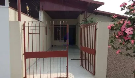 Imperdível casa à venda no Centro de Taubaté-SP: 3 quartos, 1 sala, 1 banheiro, 1 vaga de garagem, 80m² de área!