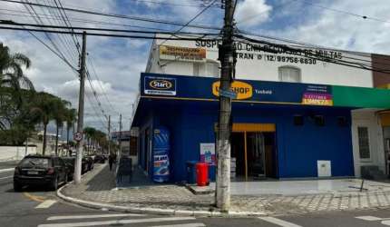 Ponto comercial à venda em Taubaté-SP, Jardim Maria Augusta: salão, banheiro, cozinha e mais dois apartamentos, área construída 533,18 m² de área.