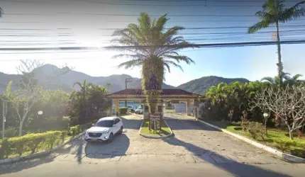 Lindo sobrado a venda em condominio fechado - Ubatuba