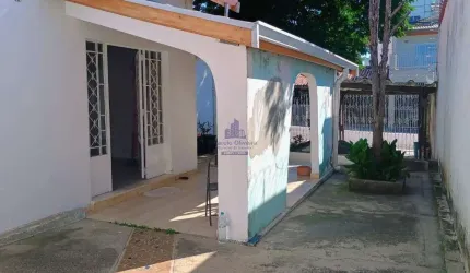 Imperdível oportunidade: Casa com 3 quartos e 2 salas no Centro de Taubaté-SP, 2 vagas de garagem, 180 m² - Venda ou Locação!