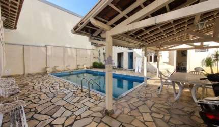 Casa com 3 quartos para alugar no Centro, Taubaté , 500 m2 por R$ 7.500
