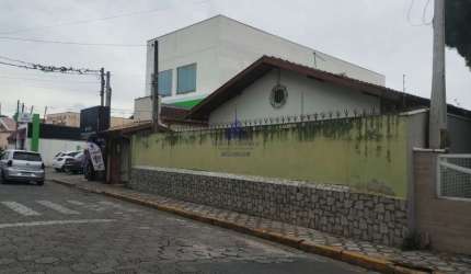 Imóvel deslumbrante no coração de Tremembé-SP: Casa com 4 quartos, 1 suite, 1 sala, 3 banheiros, 8 vagas de garagem, 262,10 m² de área. Venha conferir!