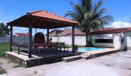 Chácara em Taubaté-SP, Bairro Chácara Flórida: 3 quartos, 1 suíte, 1 sala, 2 banheiros, 4 vagas, 100 m². Venda ou Locação!