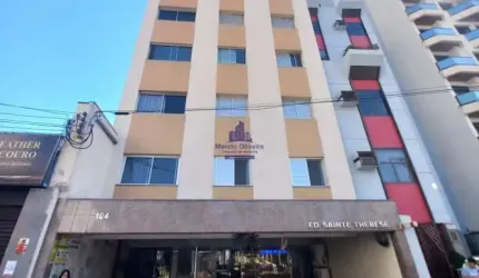 Apartamento tres dormitórios no centro