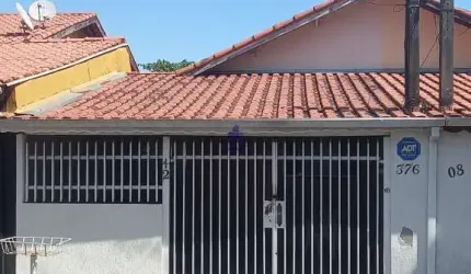 Casa à venda em Taubate-SP, bairro Gurilandia: 2 quartos, 1 suite, 1 sala, 2 banheiros, 2 vagas de garagem, 123m² de área. Venha conferir!