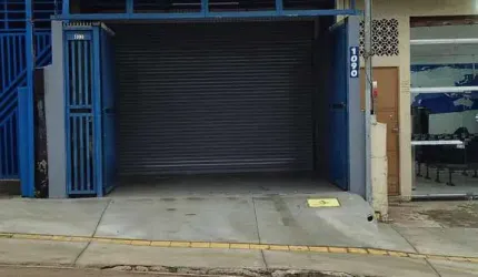 Excelente salão comercial para locação,  com 170 metros, Pe direito de 5,70 metros-   Vila Nova Bon