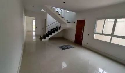 Excelente sobrado à venda com 3 suites e 4 vagas de garagem, na região da Vila Rosália, Guarulhos,