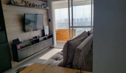 Lindo apartamento à venda, com acabamentos de primeira, possuindo 2 vagas de garagem, na região da