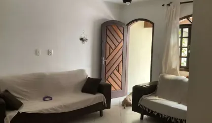 Excepcional sobrado à venda, com 3 dormitórios e 2 vagas de garagem, ficando a 5 minutos do Shoppin