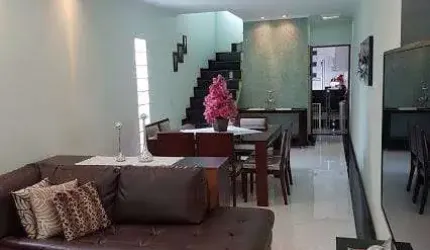 Sobrado à venda, com 3 dormitórios, sendo  1 suite, além de 7 vagas de garagem, Jardim Santa Mena,