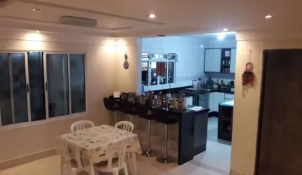 Sobrado em excelente estado de conservação, são 140 metros quadrados de área construída à venda, Ja