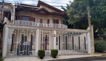 Excepcional sobrado à venda, com 3 dormitórios, 3 vagas de garagem e piscina, na região doJardim Sa