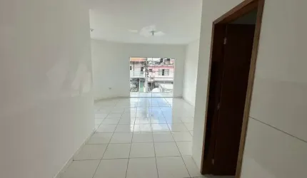 Sala Comercial com 39 m², Varanda e Banheiro no Presidente Dutra – Pronta para Seu Negócio!