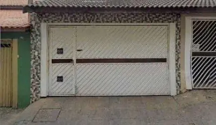 Casa Térrea à Venda – Em frente ao Supermercado Nagumo