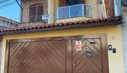 Excelente Sobrado à venda, com 3 dormitórios, 1 suite, 6 vagas- Jardim Santa Clara, Guarulhos, SP