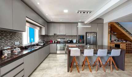 Casa com 3 quartos à venda na Rua Professora Delphina Ferrari, 12, Igara, Canoas por R$ 1.299.000