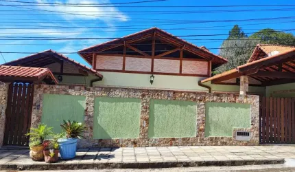 Casa para Venda em Teresópolis, Golfe, 3 dormitórios, 1 suíte, 2 banheiros, 3 vagas