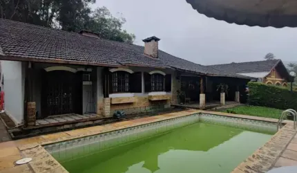 Casa para Venda em Teresópolis, Carlos Guinle, 6 dormitórios, 1 suíte, 2 banheiros, 4 vagas