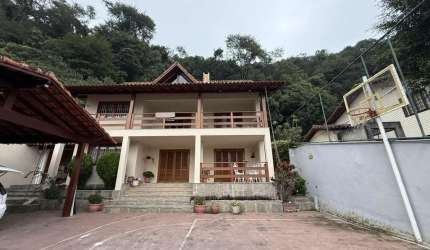 Casa para Locação em Teresópolis, Taumaturgo, 4 dormitórios, 2 suítes, 2 banheiros, 4 vagas