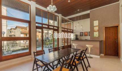 Casa - 239m² com 4 dormitórios - 1 suíte - 3 vagas de garagem no bairro Bela Vis