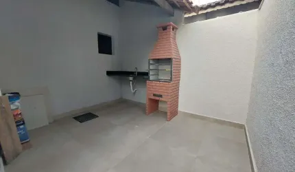 CASA TÉRREA 2 DORMITÓRIOS 1 SUÍTE 2 VAGAS CHURRASQUEIRA 70 m² VILA TUPI PG