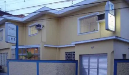 CASA TIPO SOBRADO - ÓTIMA PARA COMÉRCIO OU RESIDENCIA