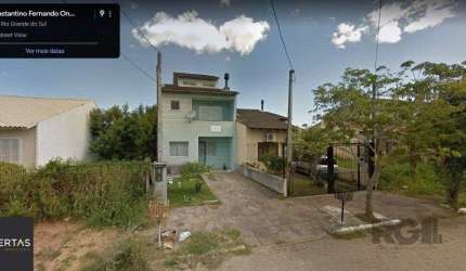 Casa, estilo sobrado, com 03 dormitórios (01suíte) e 02 vagas, no bairro Hípica,