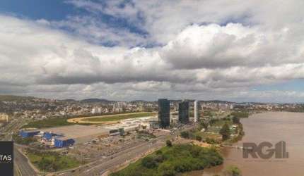 Sala comecial com vista para o Guaíba