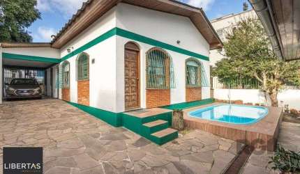Casa no bairro Vila Ipiranga de 3 dormitórios e 3 vagas