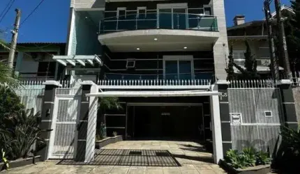 Casa de altíssimo padrão na zona norte de Porto Alegre.