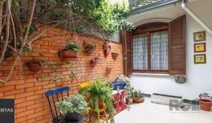 Casa sobrado no Jardim do Salso de 4 dormitórios e 3 vagas