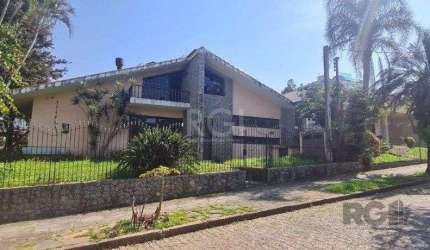 Casa para Venda - 400m², 4 dormitórios, sendo 1 suites, 4 vagas - Jardim Lindóia