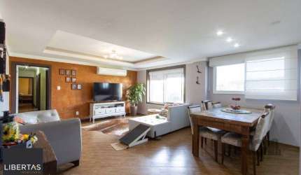 Apartamento reformado de 124m² privativos- 3 dormitórios sendo 1 suíte no bairro