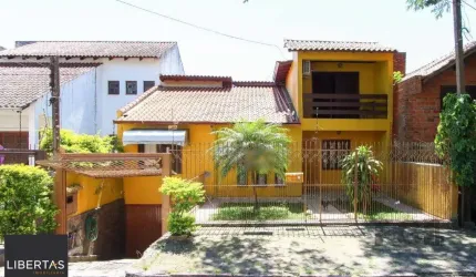 Casa 04 dormitórios, 02 suítes, living 02 ambientes