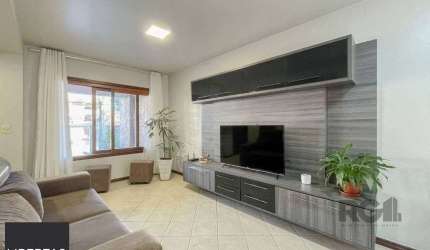 Excelente casa de 121m² com 3 dormitórios e 2 vagas.