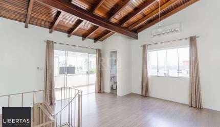 Cobertura semi mobiliada com 2 dormitórios, terraço com churrasqueira e 1 vaga d