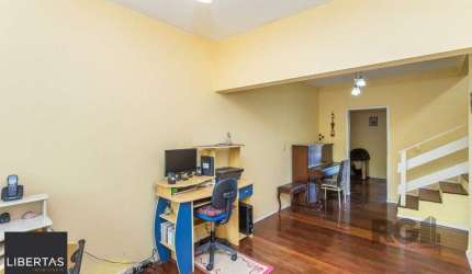 Casa com 3 Quartos à Venda, 293 m² por R$ 650.000