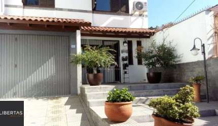 Casa para Venda - 240m², 3 dormitórios, sendo 1 suites, 3 vagas - São Sebastião