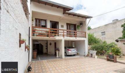 Casa para Venda - 161m², 3 dormitórios, 3 vagas - Nonoai