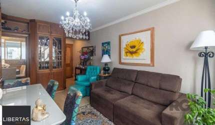 Apartamento 3 dormitórios, 1 suíte, 2 vagas - no coração do Petrópolis