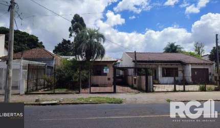 Casa 3 dorm, com anexo nos fundos na Zeferino Dias