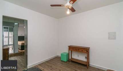 Ótimo apartamento c/1 dormitório no bairro Cidade Baixa, entrar e morar.