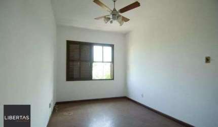 Apartamento no Jardim Botânico de 3 dormitórios e dependência