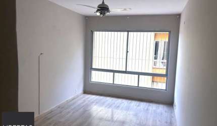 Apartamento no Cristal de 2 dormitórios, dependência e vaga