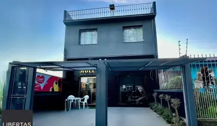 Amplo apartamento, todo reformado para locação.